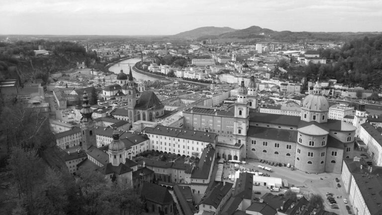 Schwerer Unfall auf der Gisibodenstraße bei Todtnau: Mountainbiker prallt gegen Traktor Symbolbild zum Thema POL-FR: Todtnau: Schwerer Verkehrsunfall auf der Gisibodenstraße - Rettungshubschrauber im Einsatz