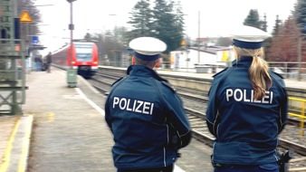 Jugendliche am Aschaffenburger Hauptbahnhof nach Messerhinweis kontrolliert – 16-Jähriger leistet Widerstand gegen Bundespolizei Bundespolizei am Einsatzort am Bahnhof