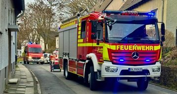 Feuerwehr Herdecke rückt zu zwei Türöffnungen im Ortsteil Nacken aus Feuerwehrfahrzeug der Feuerwehr Herdecke im Einsatz