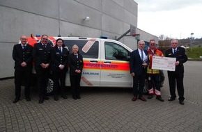 Zimmerbrand in ehemaligem Gemeindegebäude in Graben-Neudorf: Teile des Wohnhauses unbewohnbar Feuerwehrfahrzeug im Einsatz in Graben-Neudorf