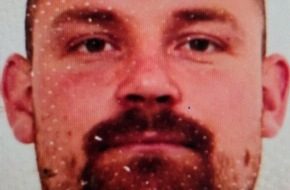 Vermisster Mann in Suhl wohlbehalten aufgefunden Polizeifahrzeug der Landespolizeiinspektion Suhl