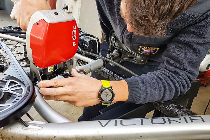 Hakenkreuze an Garagenkomplex in Bad Frankenhausen entdeckt – Polizei ermittelt Polizeistation Friedberg mit Fahrradcodierung