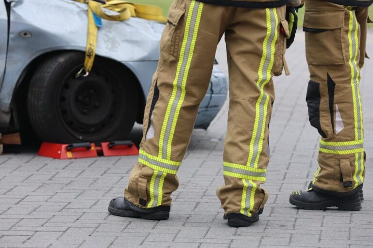 Einsatz in Böblingen: Reizstoffverdacht führt zur Räumung einer Schule am Herdweg Symbolbild zum Thema POL-LB: Böblingen: möglicherweise Reizstoff in Schulgebäude ausgetreten - Polizei, Rettungsdienst und Feuerwehr im Einsatz