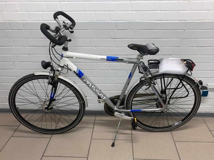 Versuchter Fahrraddiebstahl am Nauheimer Bahnhof: Polizei sucht Eigentümer des sichergestellten Rads Fahrrad am Bahnhof Nauheim