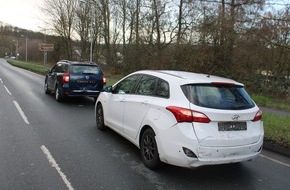 Aggressiver Mann randaliert in Schnellrestaurant und uriniert gegen Auto in Hagen-Haspe Polizeieinsatz in Hagen-Haspe
