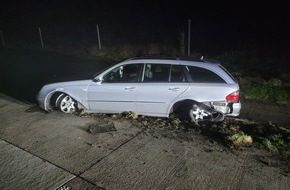 Leichter Unfall zwischen Trecker und Motorrad in Wardenburg – Motorradfahrer stürzt bei Bremsmanöver Polizeifahrzeug vor Ort eines Verkehrsunfalls