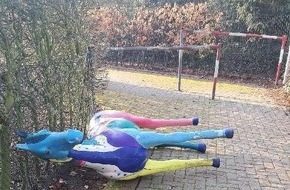 Unfall auf der Ruhrtalbrücke in Meschede: Lkw flüchtet nach Zusammenstoß mit Bus Feuerwehr bei Einsatz an Kfz-Werkstatt