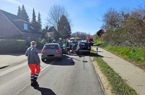 Kellerbrand in Mehrfamilienhaus in Freiburg-Haslach: Matratze als Brandursache vermutet Polizeifahrzeug an Unfallstelle in Fredenbeck