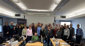 Unfallflucht in Rodenbach: Seat Terramar an der Fuchsstraße beschädigt Polizeipräsidium Rheinpfalz Gebäude